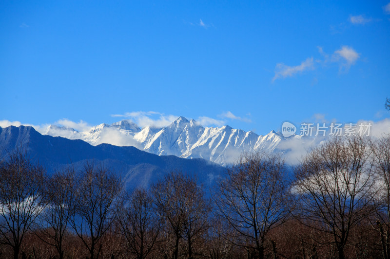 中国西藏林芝雅鲁藏布江苯日神山旅游区