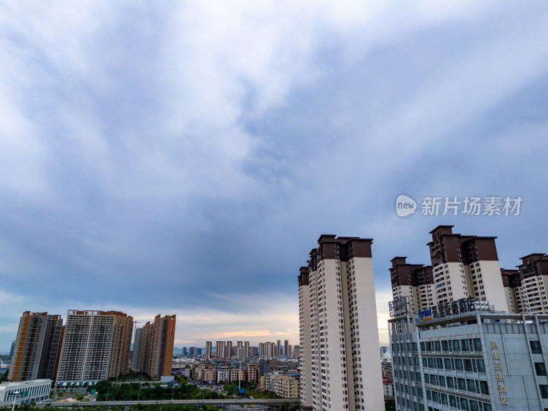 广西贵港城市风光交通航拍图