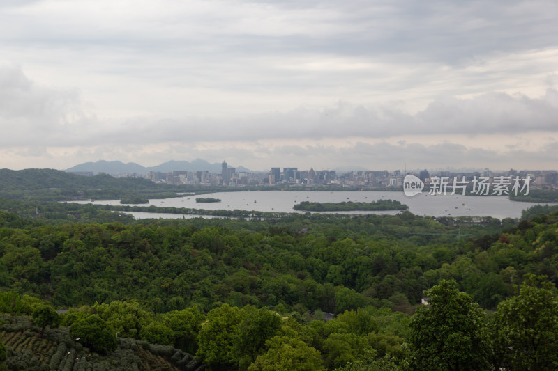 杭州龙井茶园俯瞰西湖全景与城市风光