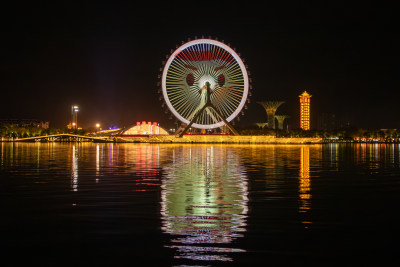 唐山惠丰湖唐山之光摩天轮夜景与湖光倒影