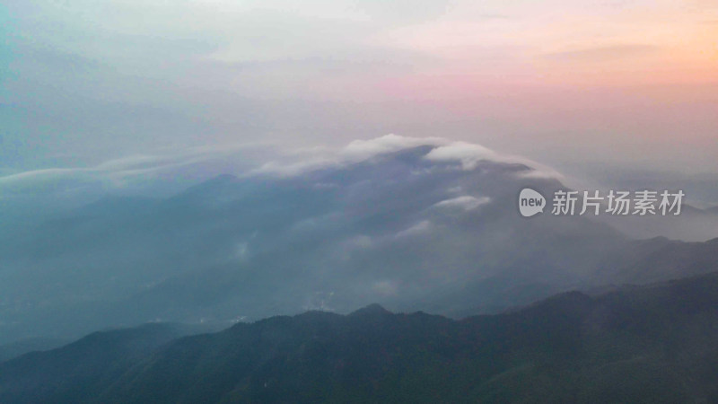 清晨大山云雾缭绕南岳衡山