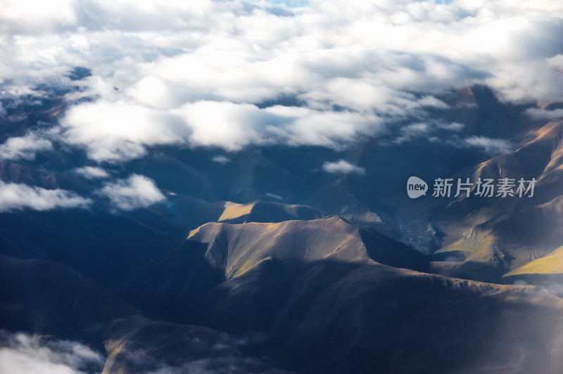 空中飞机俯拍西藏山脉山河自然风景