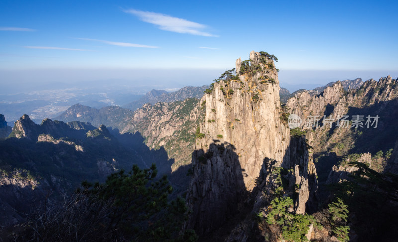 自然风光黄山风景区喀斯特地貌迎客松