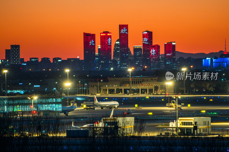 北京国际机场夜景下的城市灯光秀