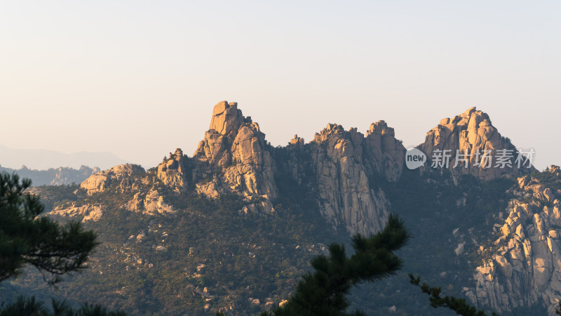 山间独特岩石山峰风景