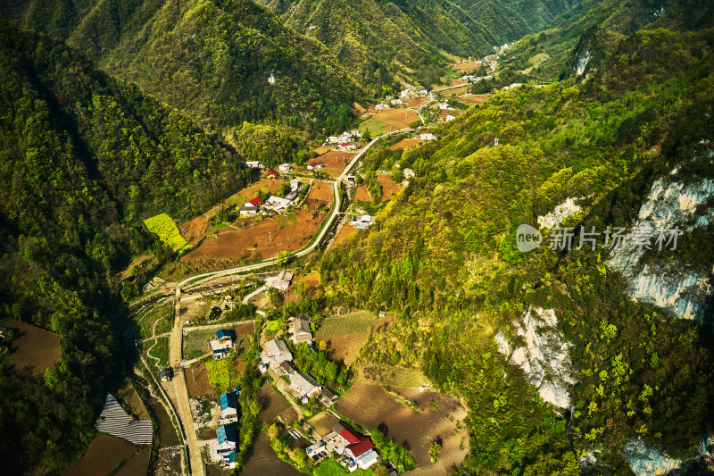 湖南神农架林区太阳坪自然保护区长坊村