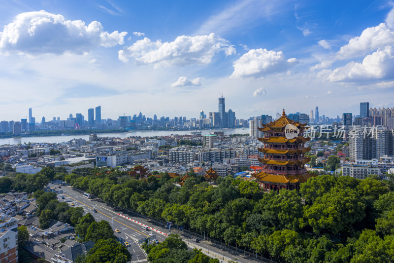 夏季武汉地标黄鹤楼景区蓝天白云