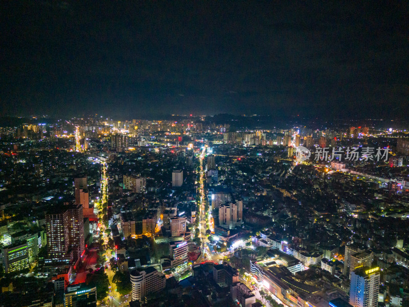 广西玉林城市交通夜景航拍图