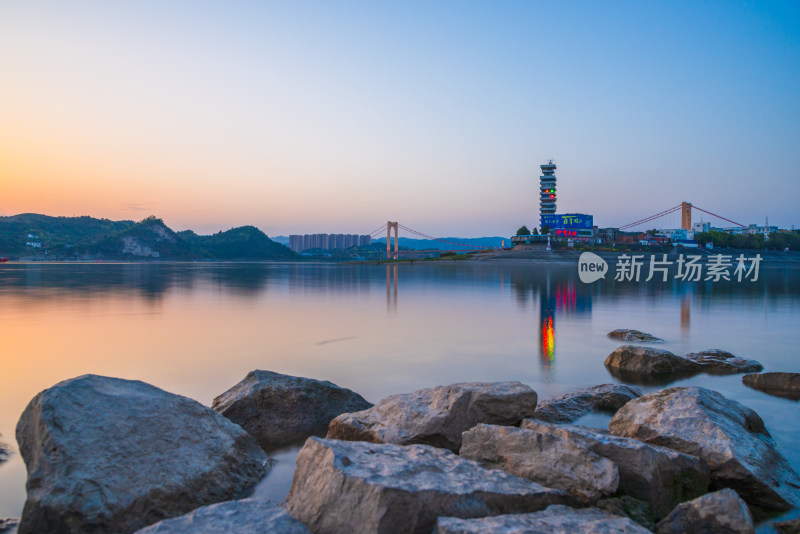 长江江边日落水面
