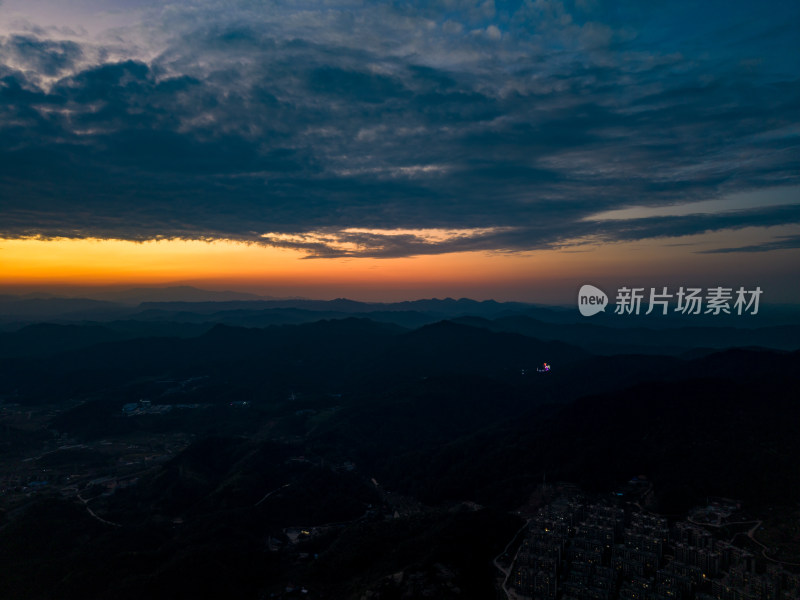 山川夕阳晚霞航拍图