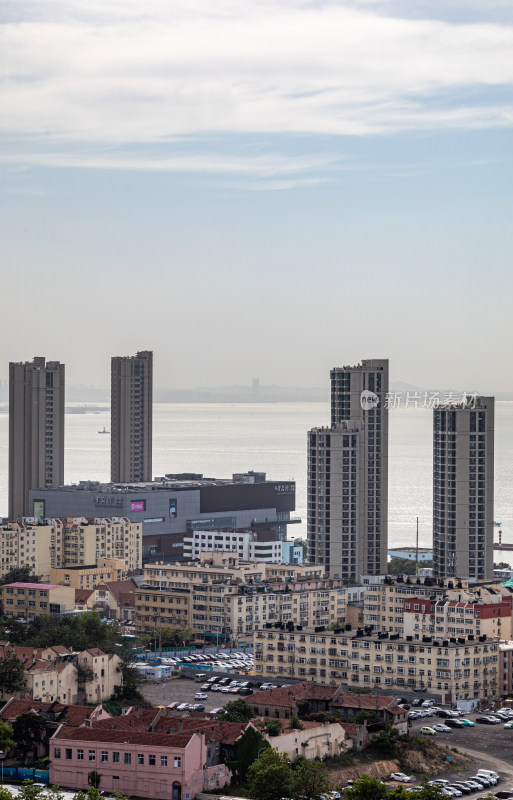 青岛栈桥海滨海岸城市建筑景观航拍高视角