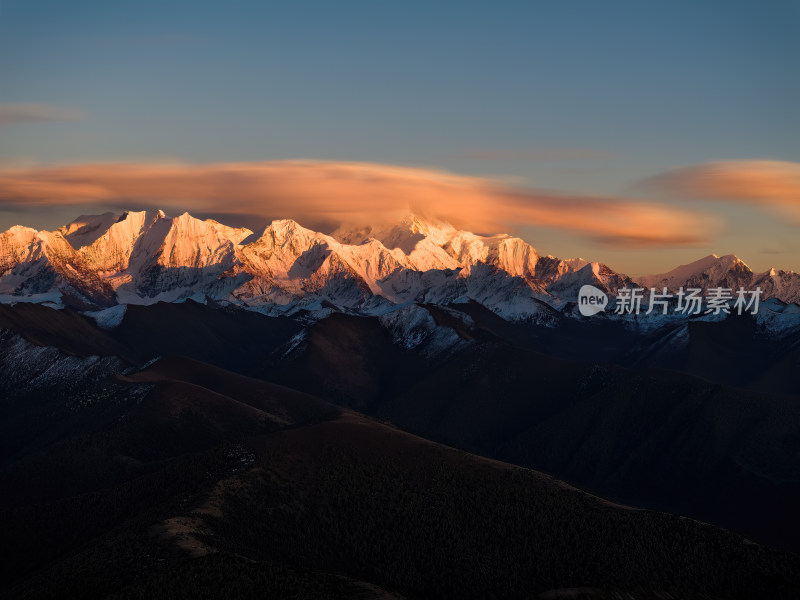 四川甘孜州木雅神山贡嘎神山雪山高空航拍