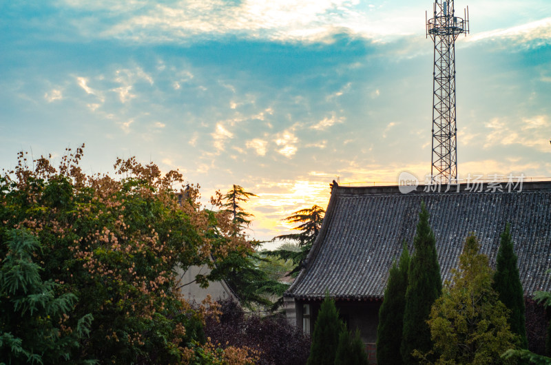 日落下的洛阳白马寺