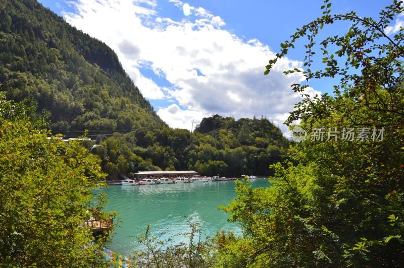 西藏巴松措景区风景