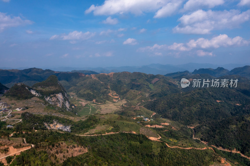 山脉 山峰 山峦 云雾缭绕的山峰