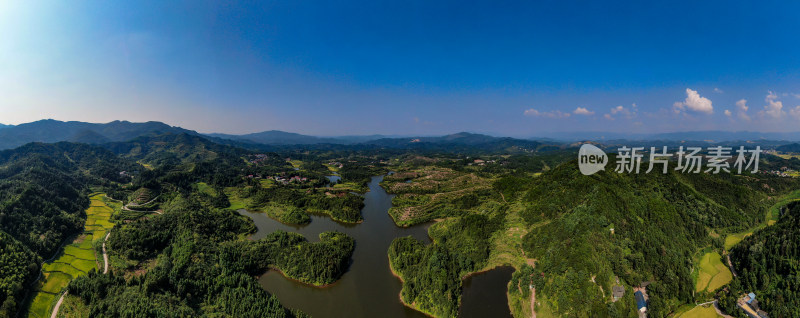 山川丘陵金黄稻田美丽乡村全景图航拍