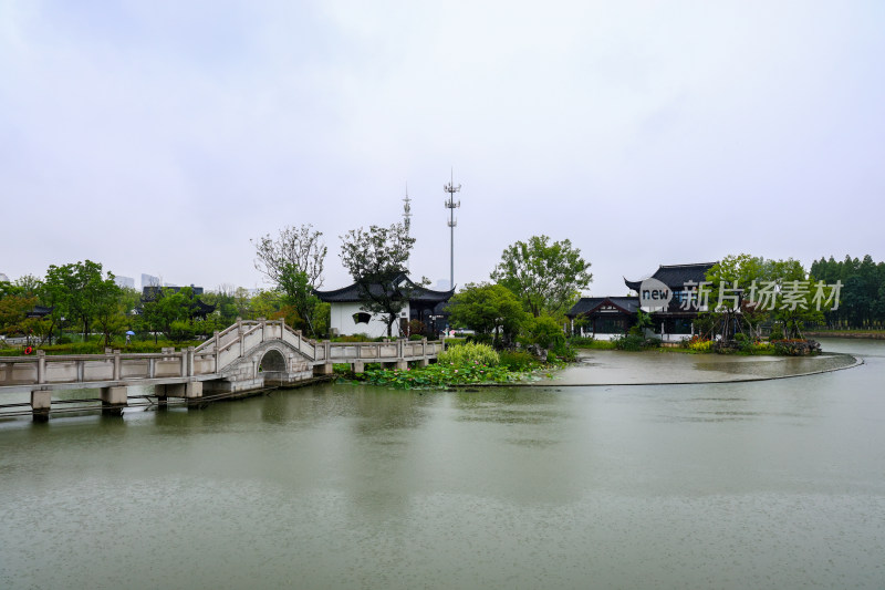 梅雨季节的苏州昆山亭林园