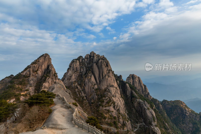 自然风光黄山风景区喀斯特地貌迎客松