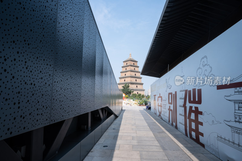 陕西西安晴朗天气的大慈恩寺大雁塔