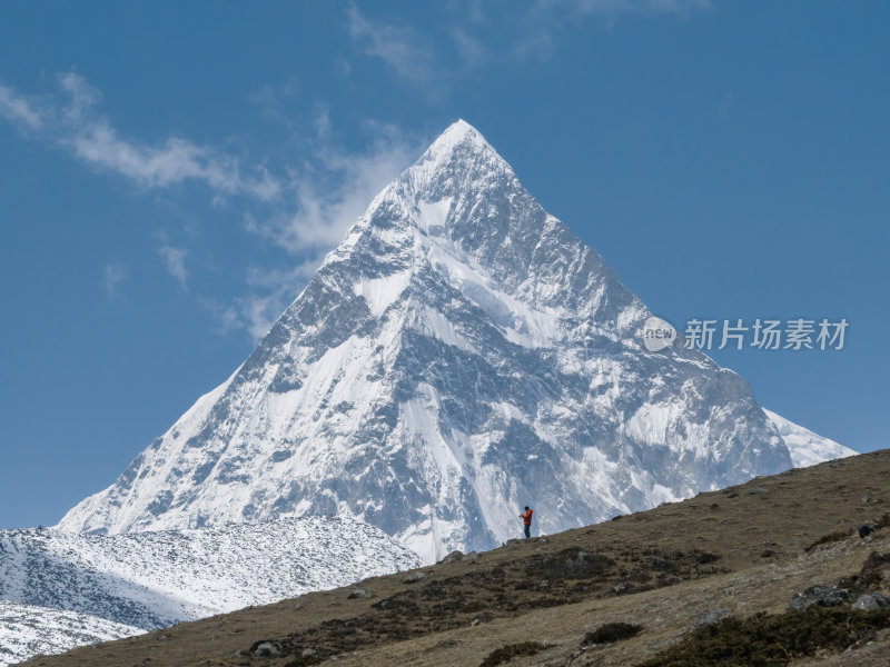 西藏山南洛扎秘境库拉岗日白马林措航拍