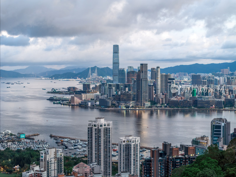 香港维多利亚港CBD中环夜景日出高空航拍