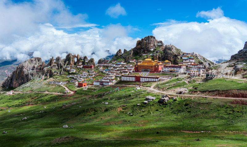 西藏长沙悬崖寺庙孜珠寺