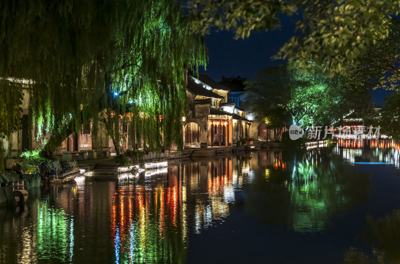 浙江湖州南浔古镇水乡百间楼夜景