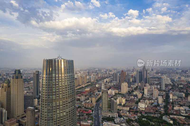 天津环球金融中心海河城市建筑日落风光