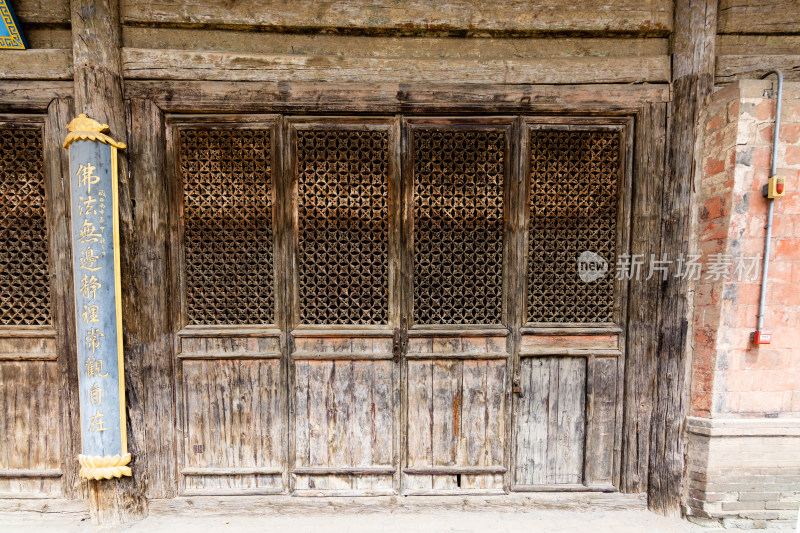 河北蔚县蔚州古城灵岩寺大殿木门-DSC_9529