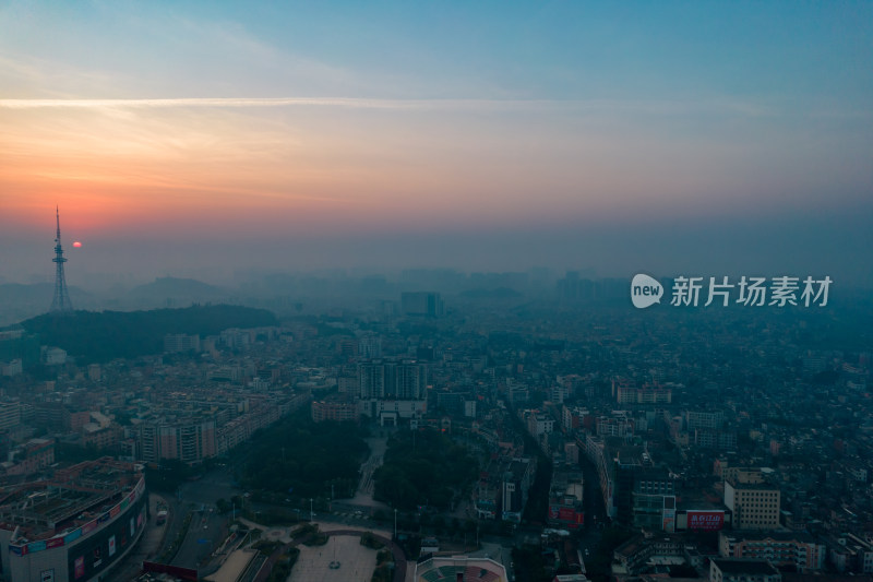阳江城市清晨日出彩霞航拍摄影图