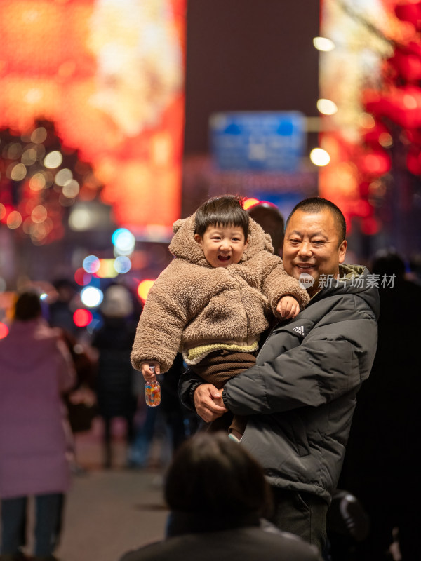 成都除夕夜双子塔和交子大道的新年活动