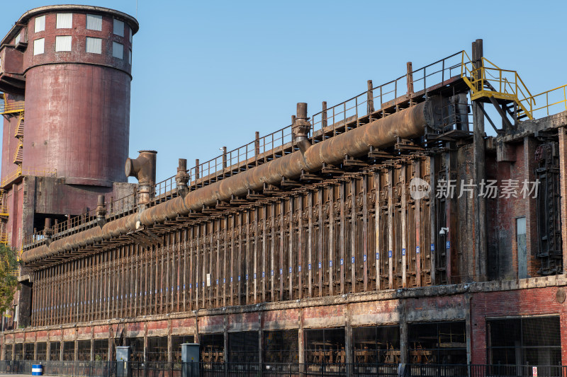 首钢园工业工厂老旧设施全景