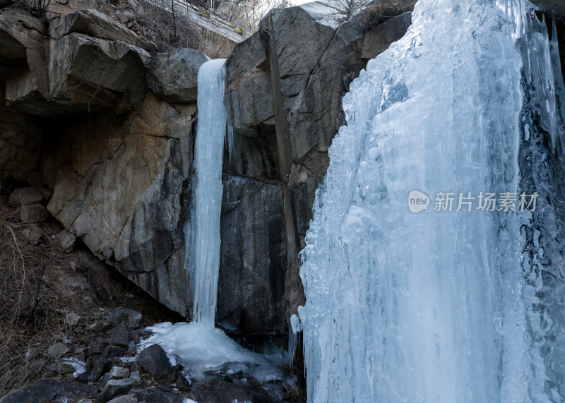 彩石溪鹦鹉崖冰瀑