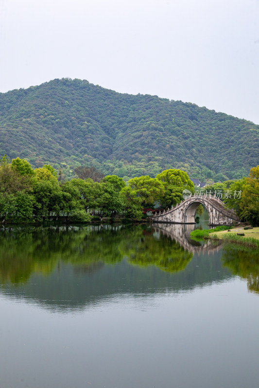 杭州湘湖风景区自然山水倒影景观