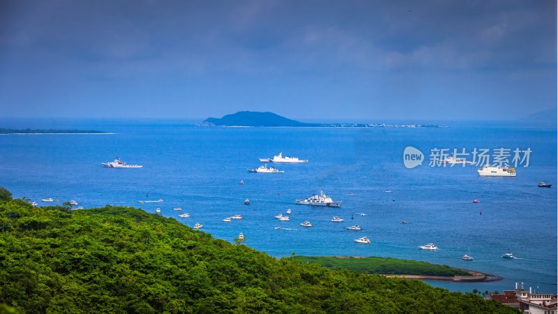 海南三亚鹿回头风景区俯瞰三亚湾、凤凰岛