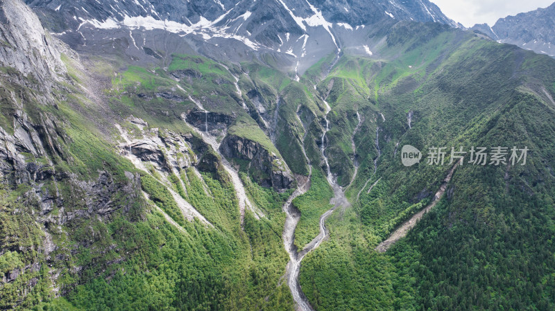 四川阿坝理县理小路自驾游沿途高山雪山