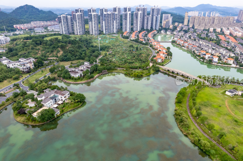 宜宾城市河流绿化航拍图