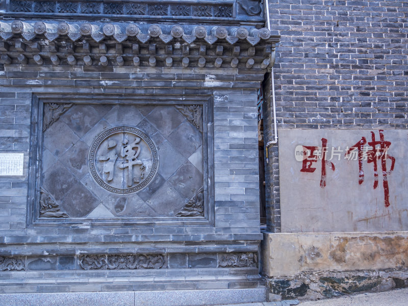 山西五台山普化寺禅院早上风景