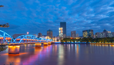 兰州中山桥黄河快艇白塔山夜景