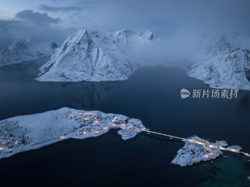 挪威罗弗敦群岛北极圈雷纳冬季雪景高空航拍