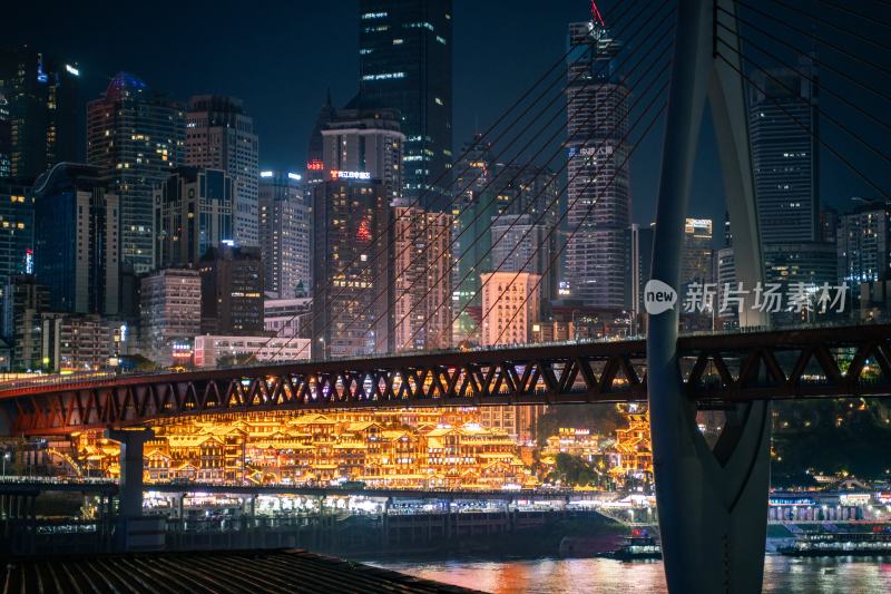 重庆千厮门大桥与洪崖洞夜景