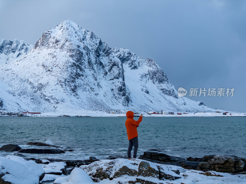 挪威罗弗敦群岛北极圈雷纳冬季雪景高空航拍