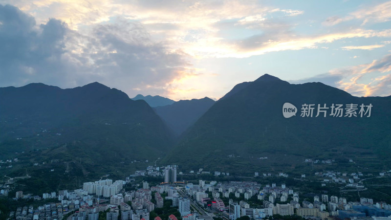 航拍湖北宜昌兴山县日落晚霞