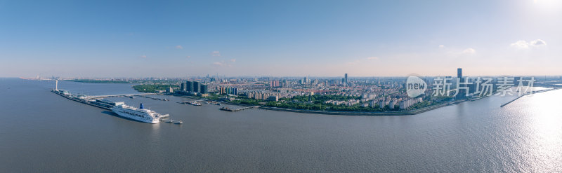 航拍上海市宝山区吴淞口港口码头邮轮