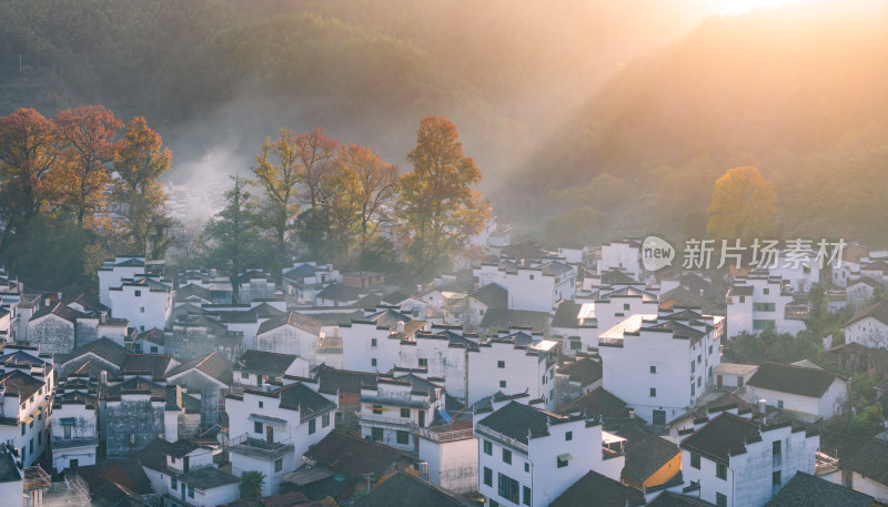 航拍江西婺源石城徽派建筑秋色枫叶村庄日出