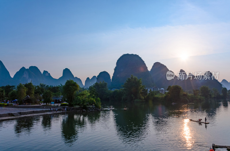 桂林阳朔十里画廊遇龙河夕阳落日山水风光