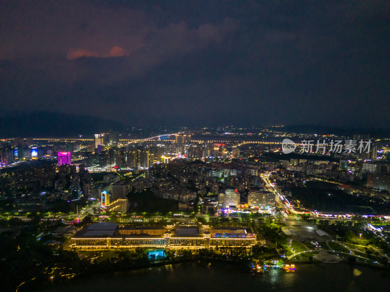 广东肇庆城市夜景灯光交通航拍图