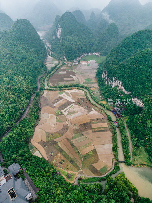 安顺龙宫风景区龙字田