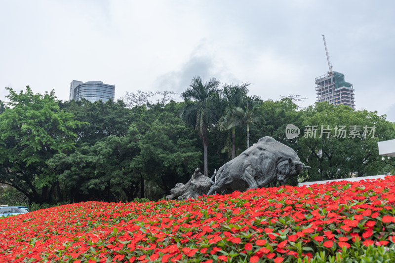 深圳市委拓荒牛雕塑