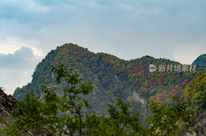 河南省洛阳白云山九龙潭秋天风景